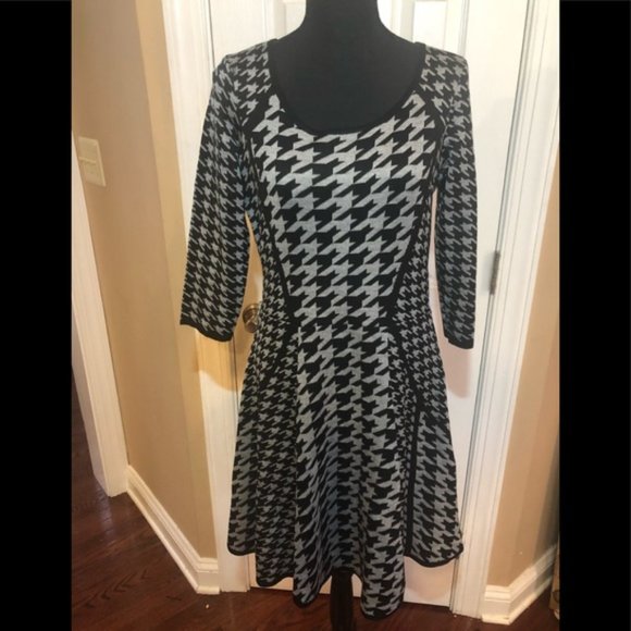 Gabby Skye Houndstooth Three Quarter Sleeve Sweater Dress NWOT - Picture 2 of 3